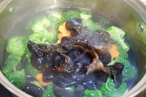 Stir Fry Broccoli (炒西兰花）6