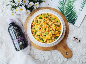 Young Chow Fried Rice (扬州炒饭) 12