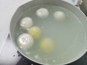 two color tangyuan 11